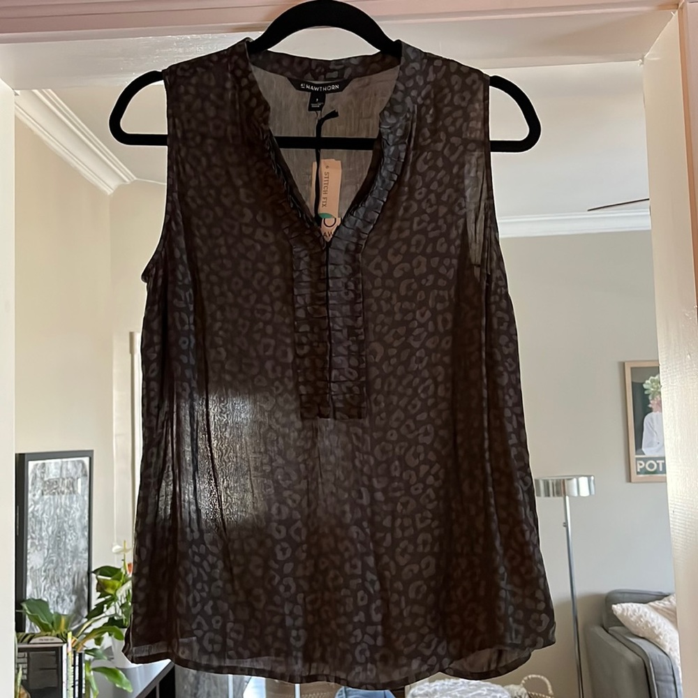 NWT! Pin tuck detail blouse